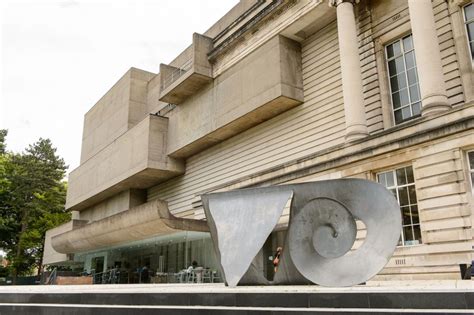 ¡El Museo de la Catedral de Ulster: Una joya histórica y arquitectónica para los amantes del arte!