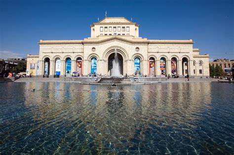 ¡Sumérgete en la Historia y la Naturaleza en el Museo de Arte Colonial de Armenia!