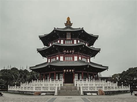  ¿Buscas paz espiritual y vistas espectaculares? ¡Visita el Templo Hangshan en Linfen!